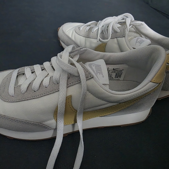 Nike Women's White and Yellow Sneakers - Picture 2 of 3